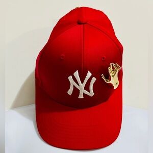 Versatile Wear Gold Woman’s Hand Brooch Unisex